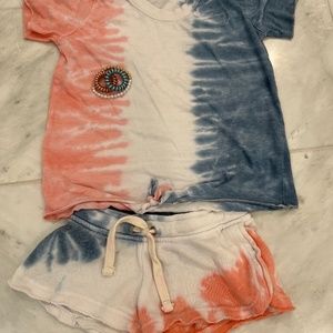 Blue/white/pink girls matching shirt and shorts aside with matching 3 bracelets